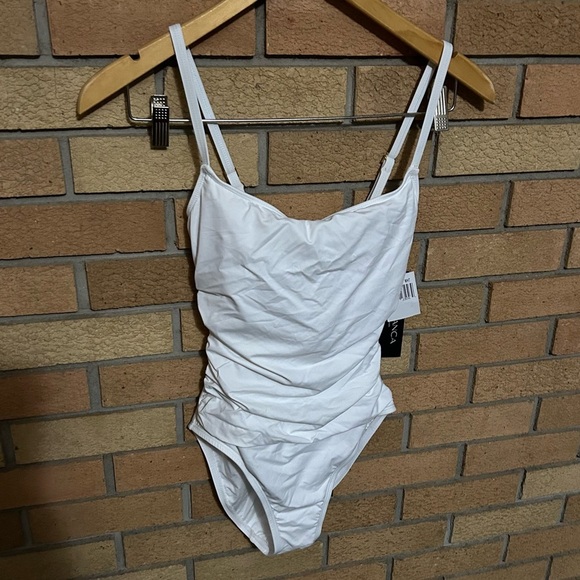 NWT La Blanca Island Goddess Lingerie One Piece Swimsuit White Size 2 - Picture 3 of 6
